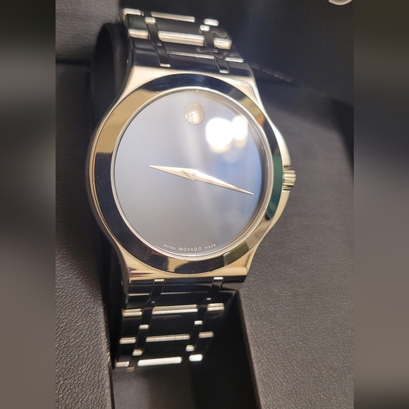 Movado Watch Mens Sliver Sapphire Crystal.. NEW! - Picture 3 of 14